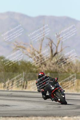 media/Dec-01-2025-Moto Forza (Mon) [[2daa91e15f]]/2-Intermediate Group/Session 3 (Turn 3)/